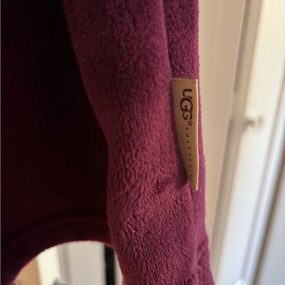 UGG Purple Hooded Robe - Picture 5 of 5